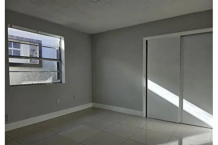 $2000 : HOUSE FOR RENT IN MIAMI FL image 6