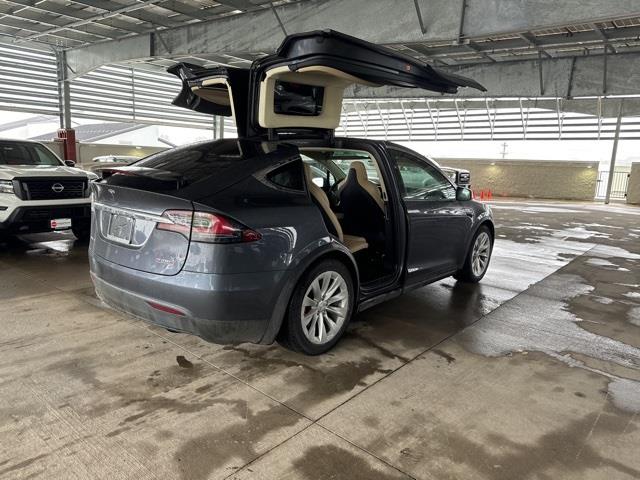 $36399 : PRE-OWNED 2017 TESLA MODEL X image 3