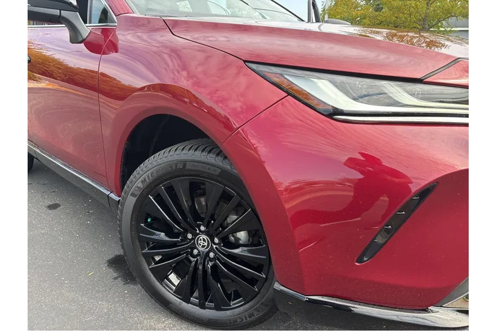 $40000 : Gold Certified2023 Venza Nigh image 7