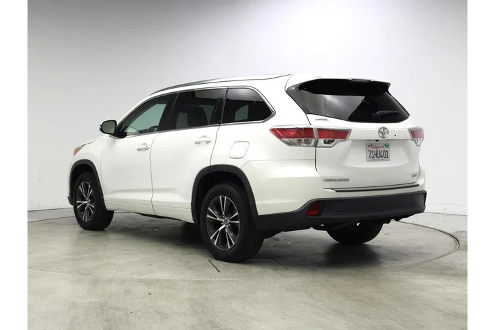 $24998 : Toyota Highlander 2016 XLE 4 image 2