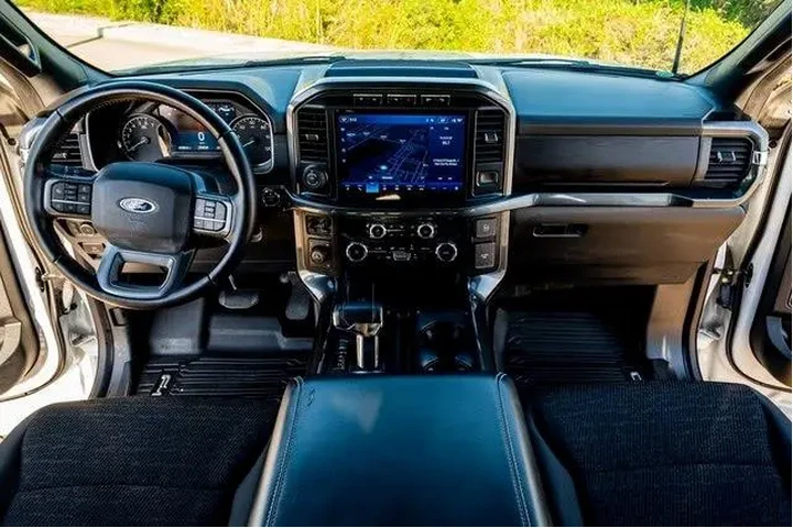 $35162 : Ford F-150 2022 4x4 XLT 4dr image 7