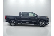 $38999 : GMC Sierra 1500 2022 4x4 SLE thumbnail