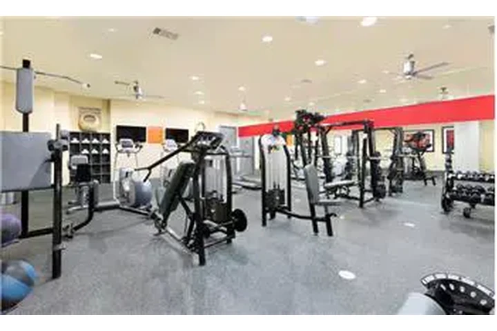 $1880 : Rental property with 0 bedro image 9