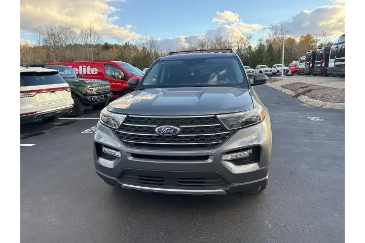 $32825 : Ford Explorer 2023 AWD XLT 4 image 2