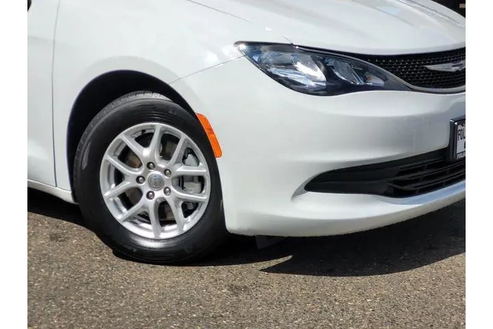 $14172 : Chrysler Pacifica 2018 LX 4d image 6