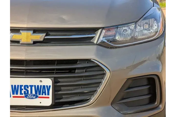 $14982 : Chevrolet Trax 2022 AWD LS 4 image 9