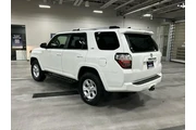 $26615 : Toyota 4Runner 2019 4x4 SR5 thumbnail