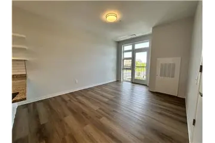 $1500 : Rental property with 2 bedro image 3