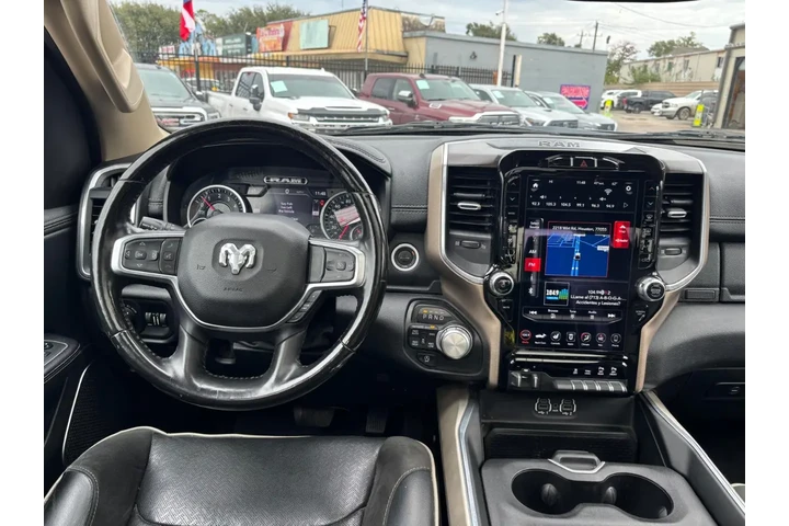 2021 RAM 1500 Laramie Crew Ca image 8