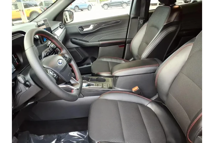$28941 : Ford Escape 2025 ST-Line 4dr image 10