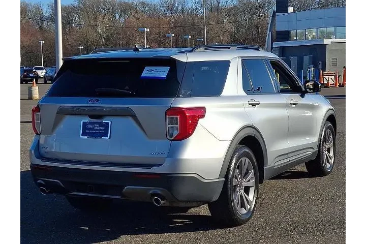 $29988 : Ford Explorer 2022 AWD XLT 4 image 6