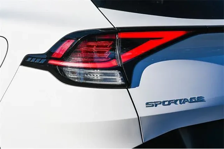 $21500 : Kia Sportage 2023 EX 4dr SUV image 9