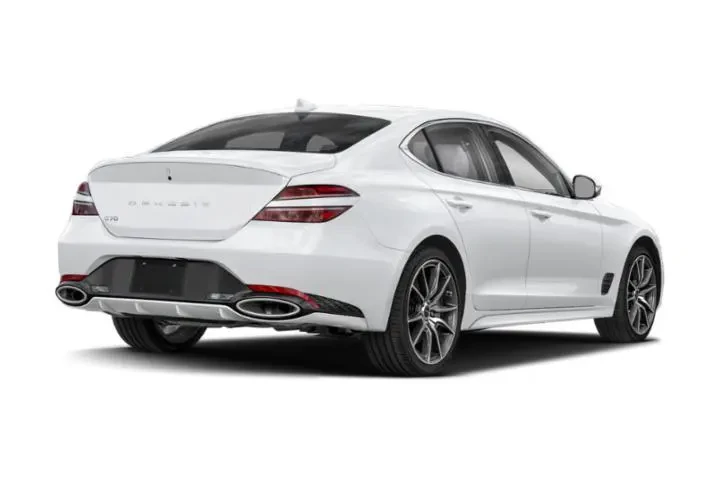 $27995 : Genesis G70 2024 2.5T Standa image 3