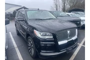 $39992 : Lincoln Navigator 2022 4x4 R thumbnail