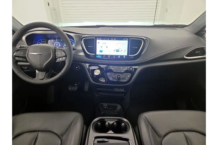 $34998 : Chrysler Pacifica Plug-In Hy image 9