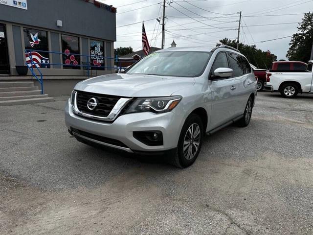 $16900 : 2018 Pathfinder SL image 2