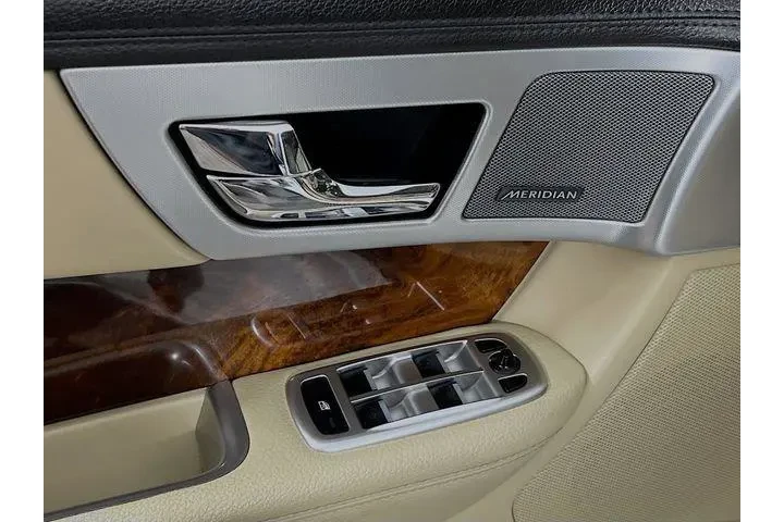 $12975 : Jaguar XF 2015 2.0T Premium image 9