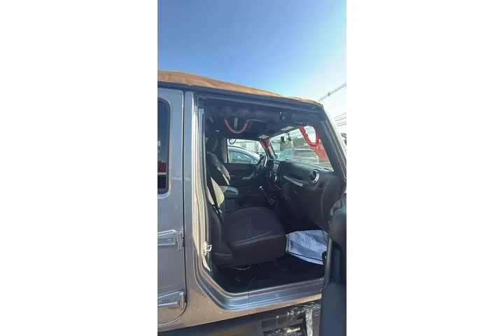 $13647 : Jeep Wrangler Unlimited 2016 image 10