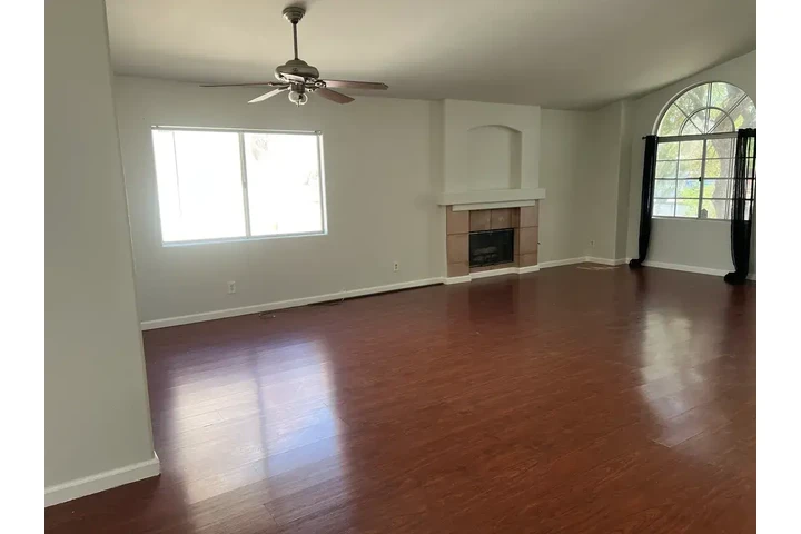 $1250 : North Las Vegas - Ready Now image 9