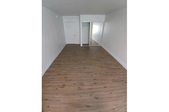 $1450 : 1 BED 1BATH Apt in Los Angeles image 3