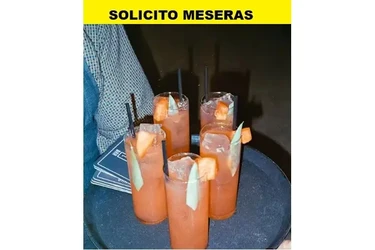 BUSCO MESERAS Sueldo+Propinas en Los Angeles