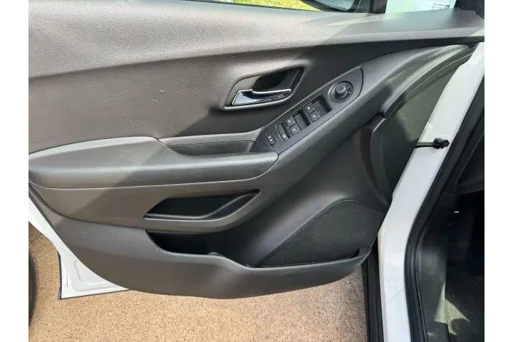 $9900 : Chevrolet Trax 2021 AWD LT 4 image 10