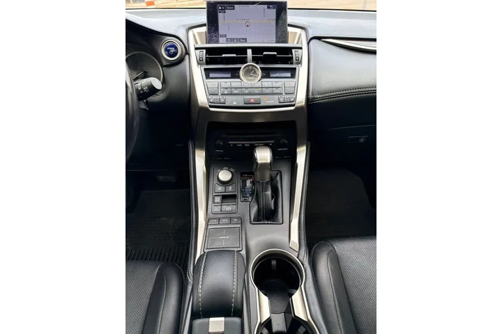 $17495 : 2016 NX 300h image 9