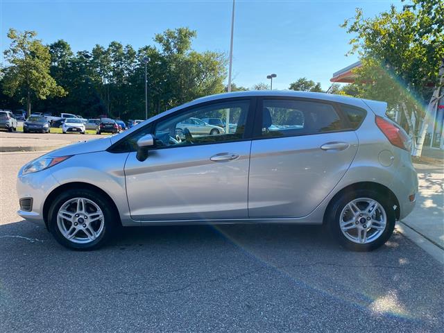 $8498 : 2018 Fiesta SE image 4