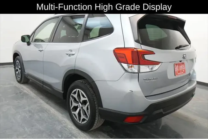 $26313 : Subaru Forester 2023 AWD Pre image 6