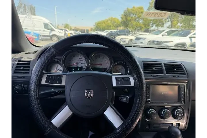 $23900 : Dodge Challenger 2010 SRT8 2 image 5