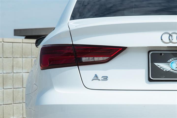 2018 A3 Sedan Premium image 6