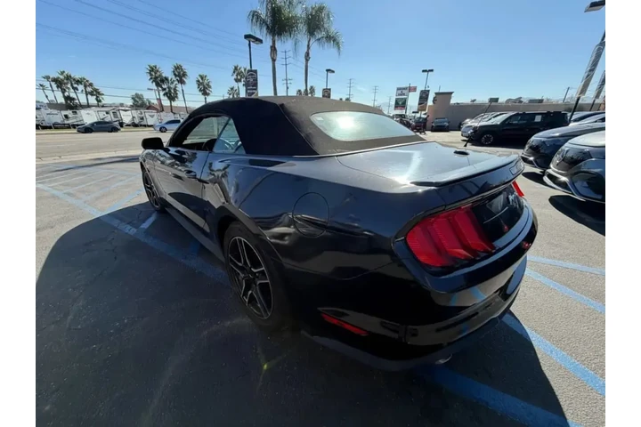 $22530 : Ford Mustang 2023 EcoBoost 2 image 6