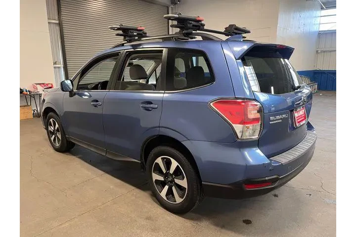 $16993 : Subaru Forester 2017 AWD 2.5 image 5
