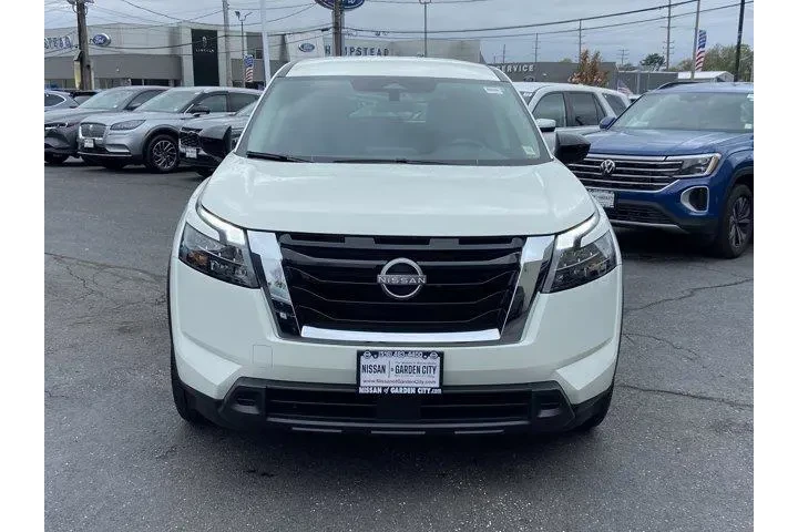 $26487 : Nissan Pathfinder 2024 AWD S image 2