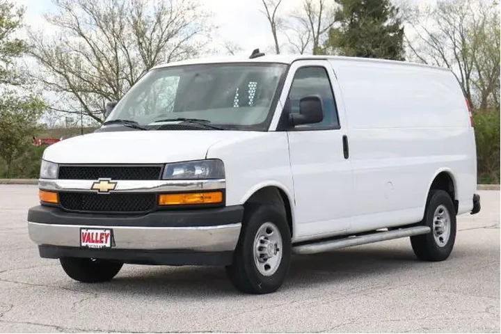 $32514 : Chevrolet Express 2024 2500 image 4