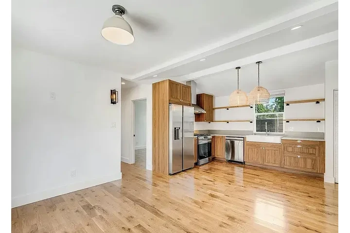 $2490 : HOUSE FOR RENT IN LOS ANGELES image 10