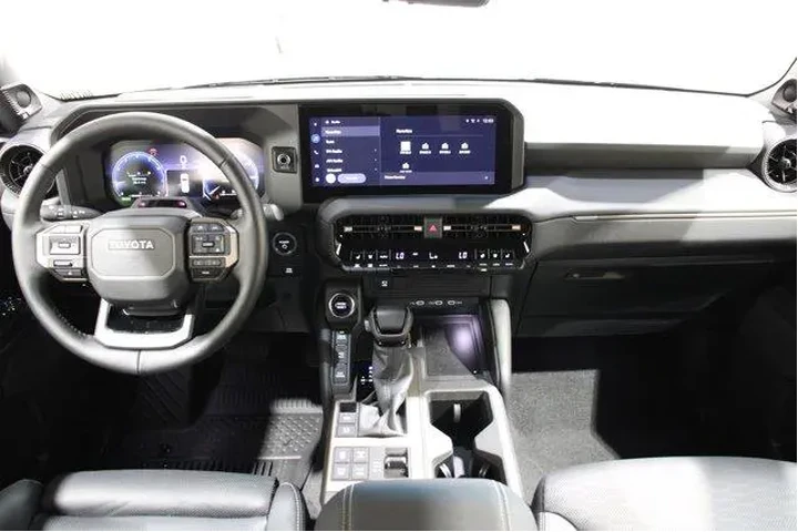 $69999 : Toyota Land Cruiser 2025 4x4 image 2