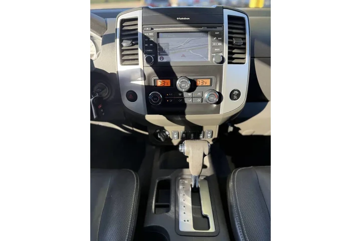 2013 Frontier PRO-4X image 8