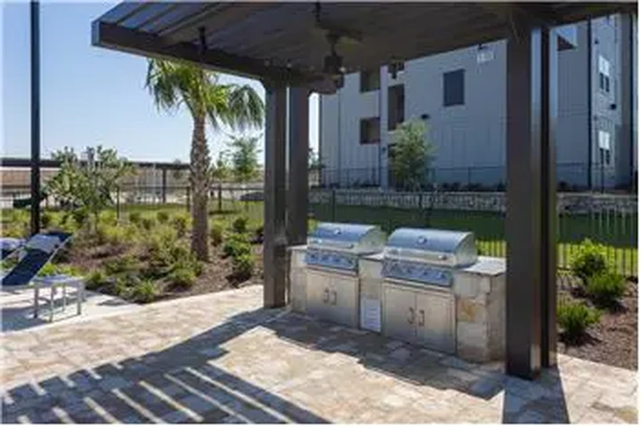 $1560 : Rental property with 1 bedro image 5