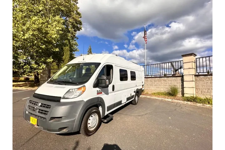 $54900 : 2016 Sportsmobile class B image 4