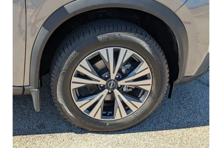 $17999 : Nissan Rogue 2022 SV 4dr Cro image 6