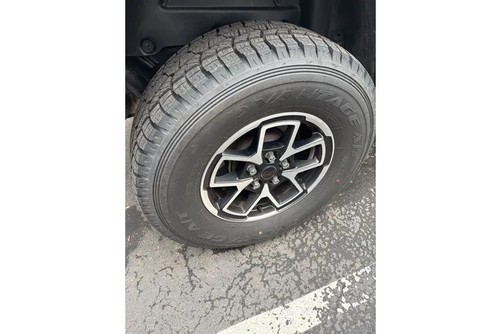 $39990 : Jeep Wrangler 2024 4x4 Rubic image 9