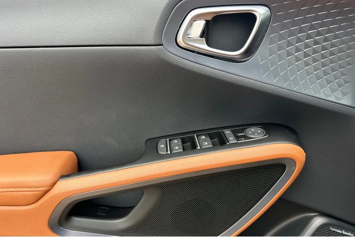 $27360 : New 2025 Soul EX image 10