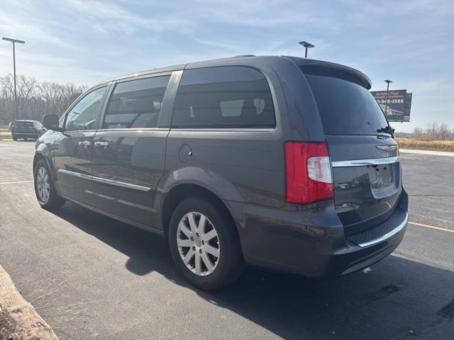 $12245 : Pre-Owned 2016 Town & Country image 4