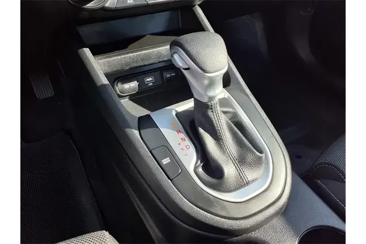 $19777 : Kia Forte 2023 LXS 4dr Sedan image 10