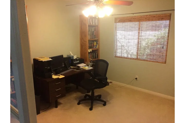 $1300 : 9810 Portland Rose Ave, Bakers image 10