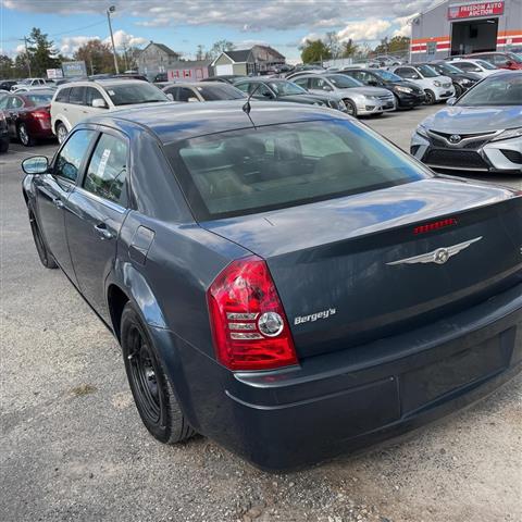 $8000 : 2008 CHRYSLER 300 image 9