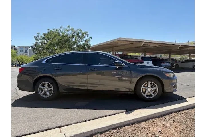 $7995 : 2017 Malibu LS image 5