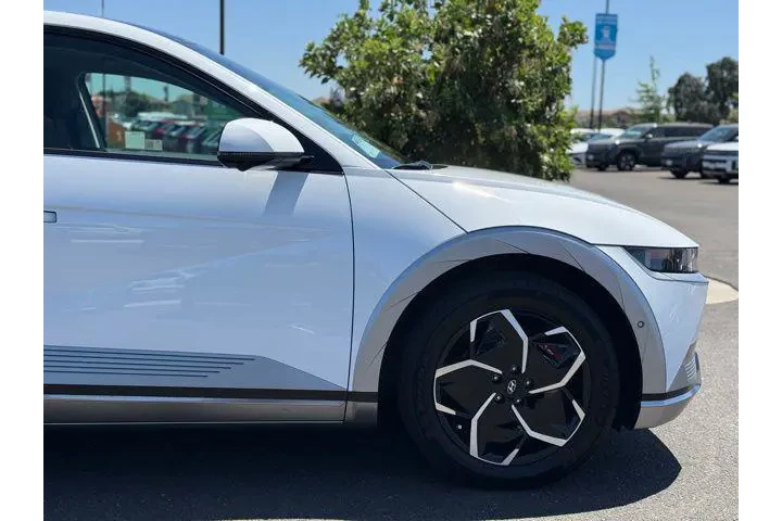 $33235 : Hyundai IONIQ 5 2024 Limited image 2