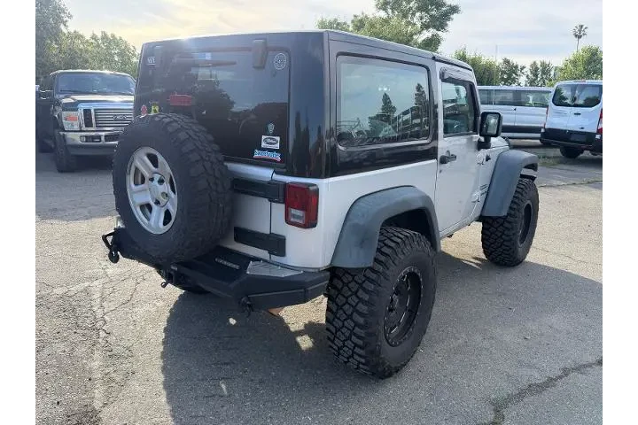 $13500 : Jeep Wrangler 2010 4x4 Sport image 4